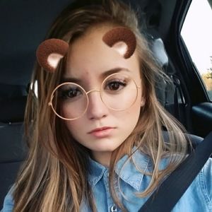 Meet your Posher, Isabella